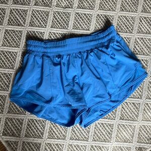 Lululemon hotty hot size 4, 2.5” inseam, blue
